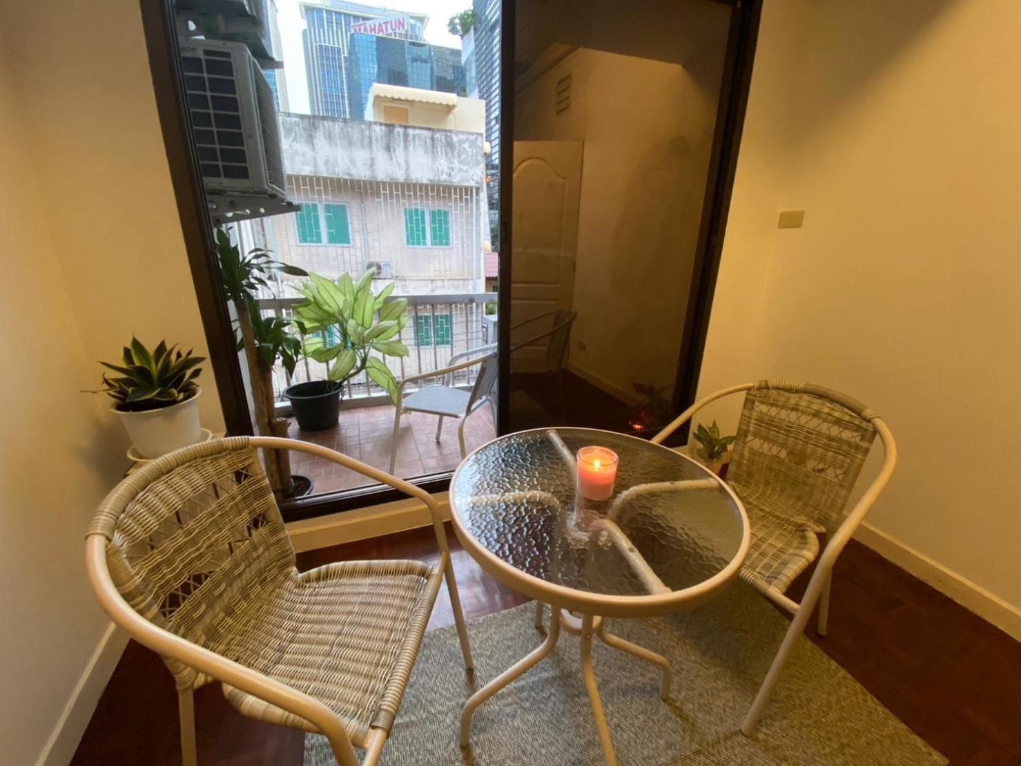 Homey Stay And Cafe By Hematoa Bangkok Exteriör bild