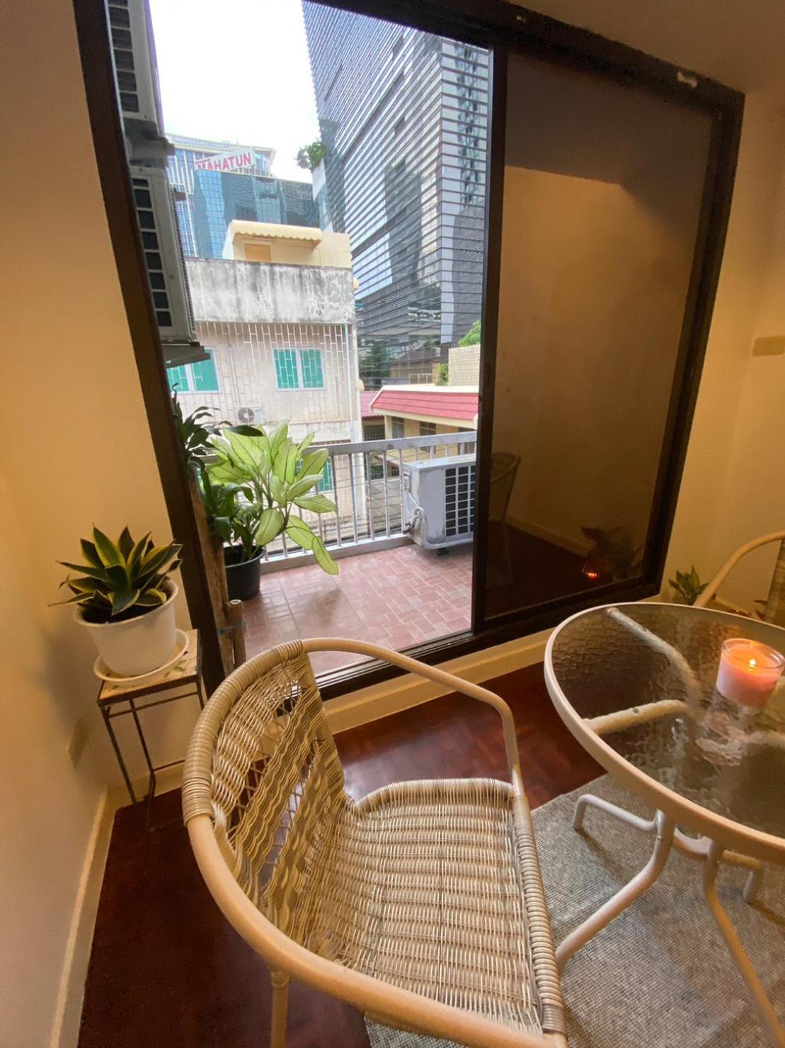 Homey Stay And Cafe By Hematoa Bangkok Exteriör bild