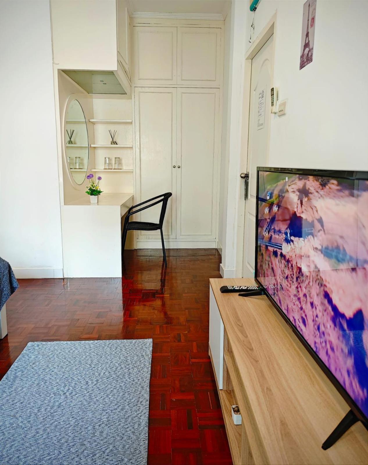 Homey Stay And Cafe By Hematoa Bangkok Exteriör bild