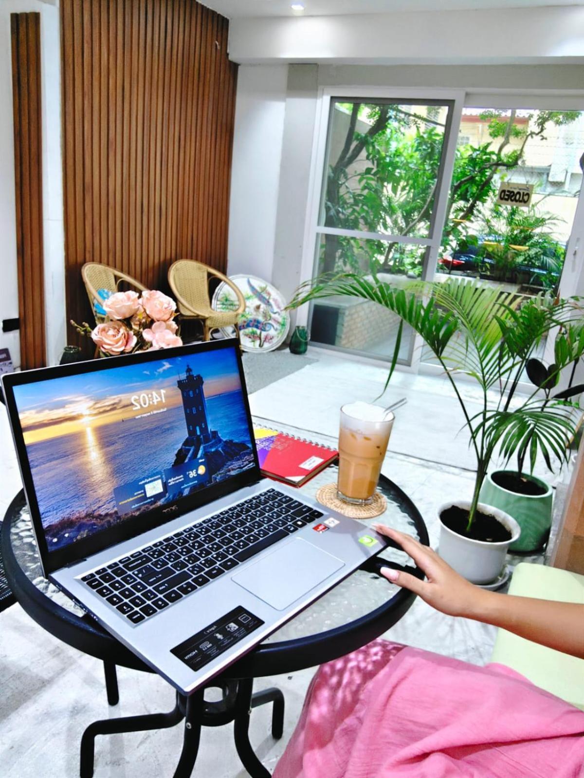 Homey Stay And Cafe By Hematoa Bangkok Exteriör bild