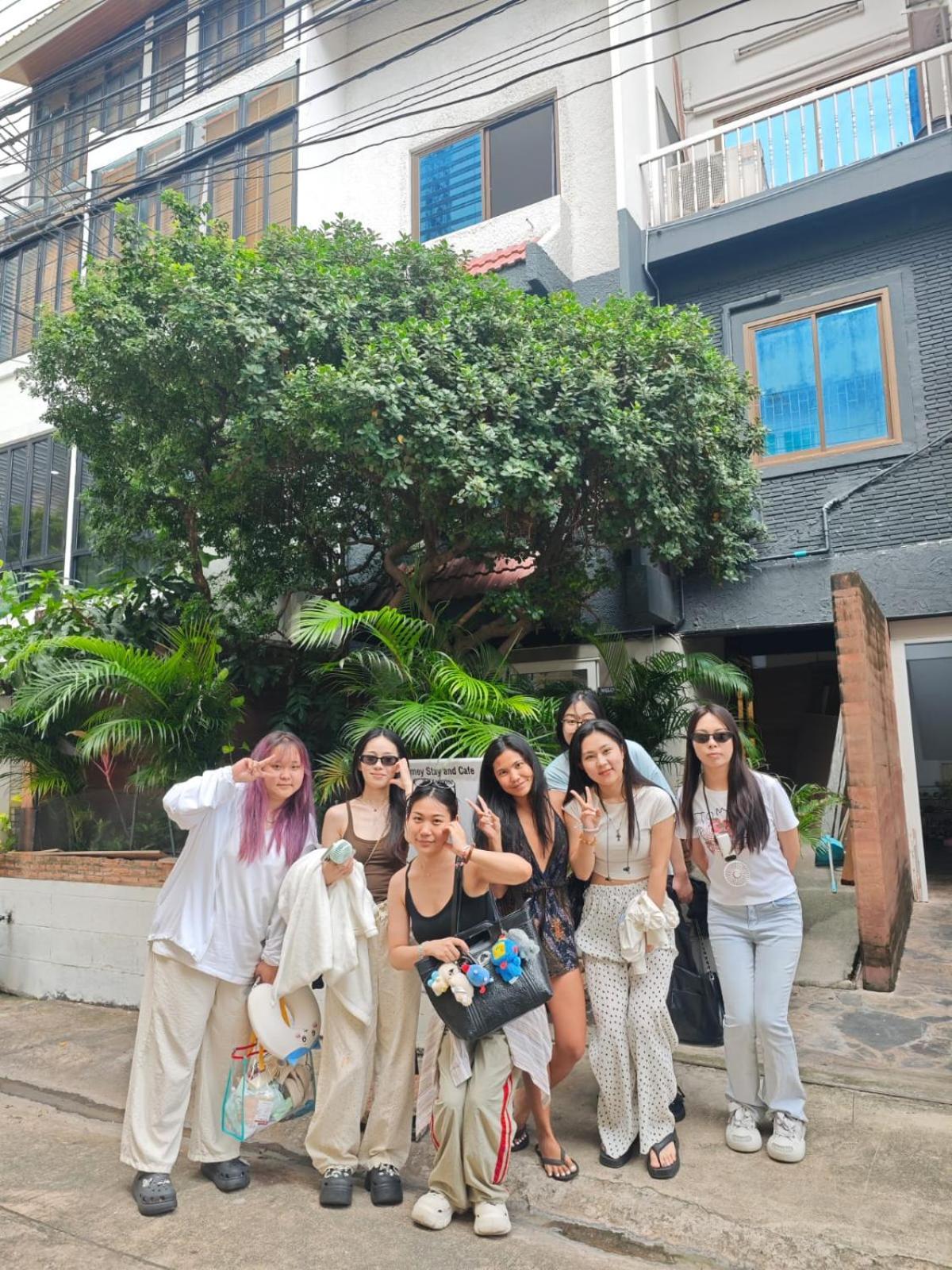 Homey Stay And Cafe By Hematoa Bangkok Exteriör bild